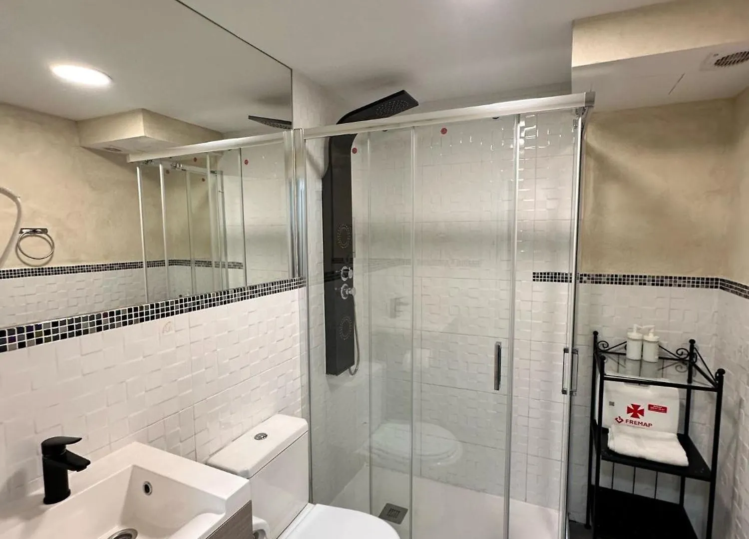 Apartamentos El Carmen Carihuela Playa Torremolinos Espanha