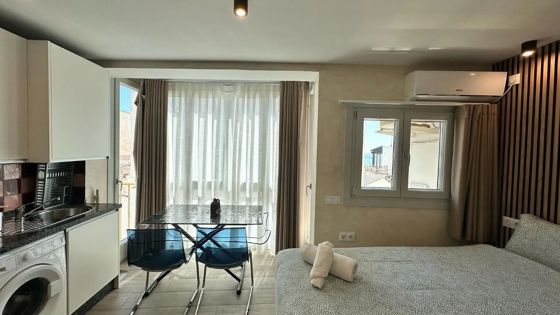 Apartment Apartamentos El Carmen Carihuela Playa Torremolinos Spain