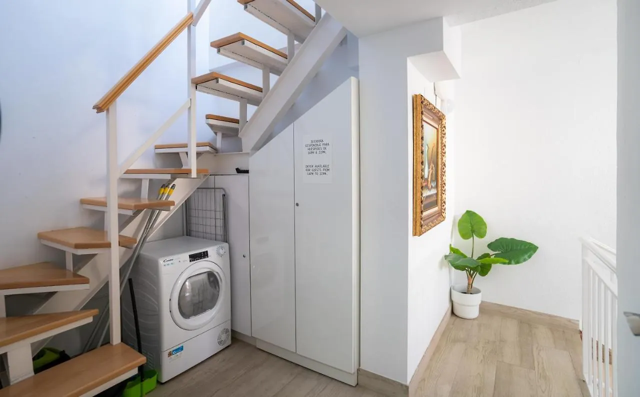 Apartamentos El Carmen Carihuela Playa Torremolinos Spagna